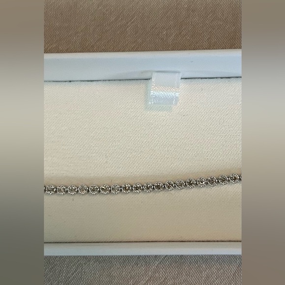 Paris Jewellers 7” Classic Petite Diamond Tennis Bracelet - Picture 5 of 9